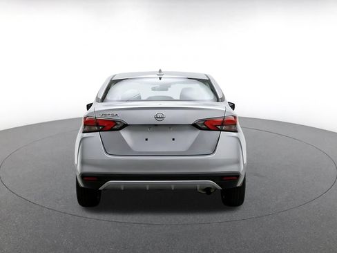 Used 2025 Nissan Versa SV FWD image 9