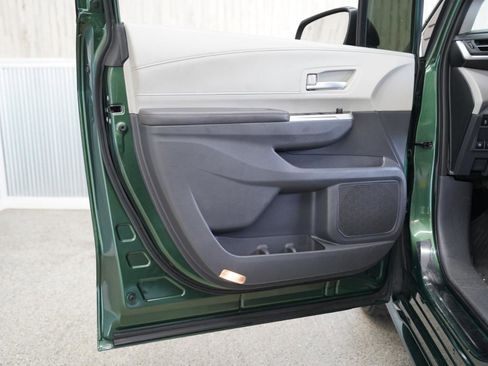 Used 2022 Toyota Sienna XLE w/ XLE Plus Package image 27