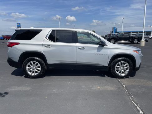 Used 2021 Chevrolet Traverse LS AWD/4WD image 6