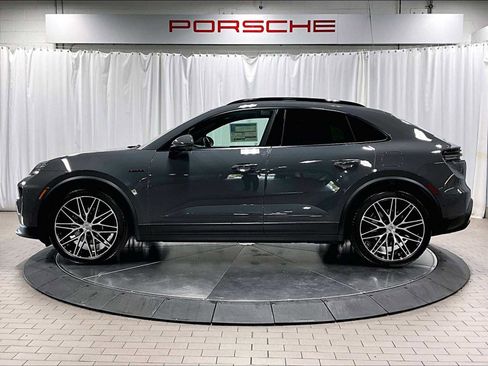 New 2026 Porsche Macan 4 Electric AWD/4WD image 2