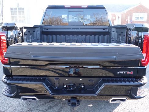 Used 2024 GMC Sierra 1500 AT4 image 28