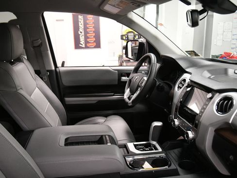 Used 2020 Toyota Tundra Limited w/ Limited Premium Package AWD/4WD image 28