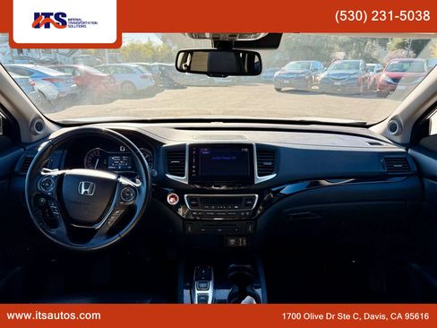 Used 2017 Honda Pilot Touring image 14