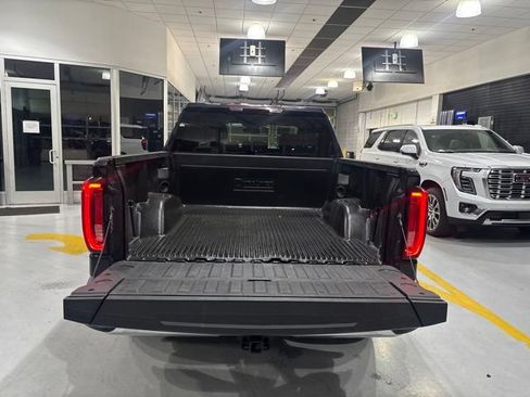 Used 2025 GMC Sierra 1500 SLT AWD/4WD image 41