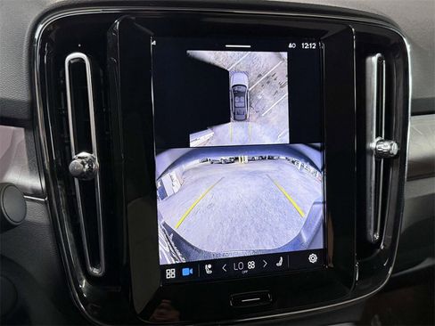 Used 2024 Volvo C40 P8 Recharge Ultimate image 7