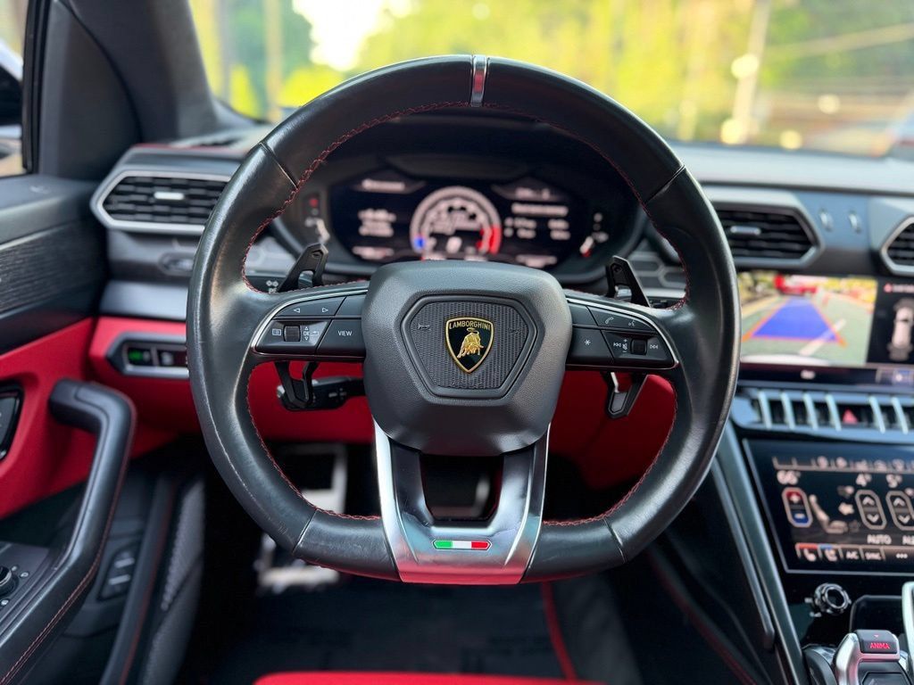 Used 2021 Lamborghini Urus AWD/4WD image 44