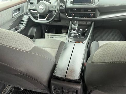 Used 2023 Nissan Rogue SV FWD image 34