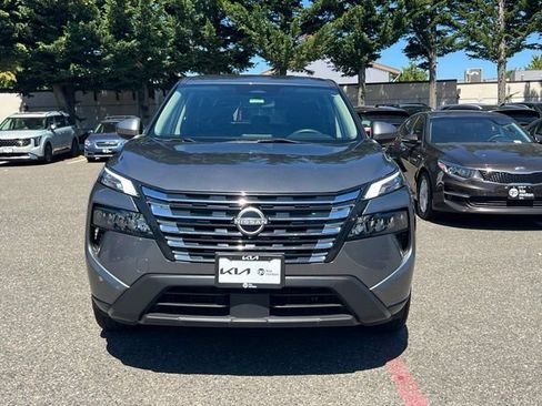 Used 2024 Nissan Rogue SV AWD/4WD image 4