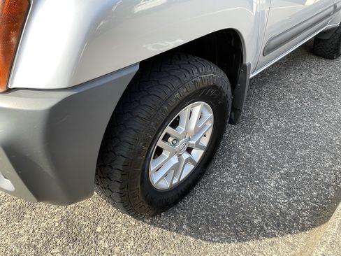 Used 2015 Nissan Xterra S AWD/4WD image 9