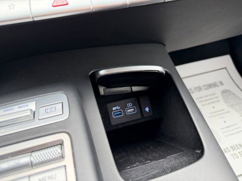 Used 2025 Genesis GV70 2.5T image 10