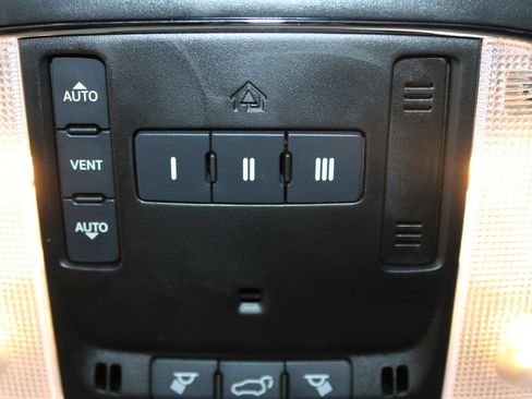 Used 2022 Jeep Grand Cherokee Laredo X AWD/4WD image 35