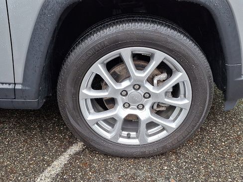 Certified 2022 Jeep Compass Latitude w/ Sun and Sound Group image 8