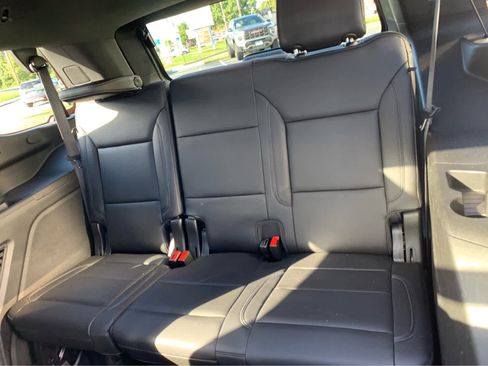 Used 2021 Chevrolet Tahoe Z71 w/ Z71 Signature Package image 23