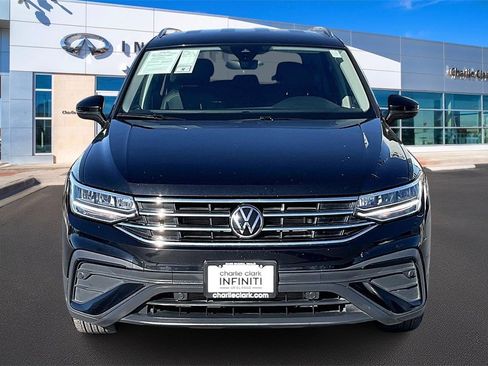 Used 2024 Volkswagen Tiguan SE image 3