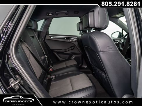 Used 2023 Porsche Macan Turbo image 19