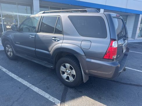 Used 2009 Toyota 4Runner SR5 w/ SR5 Extra Value Pkg 1 AWD/4WD image 6