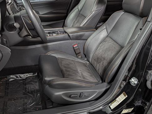 Used 2023 Nissan Maxima SR w/ Sport Mat Group image 16