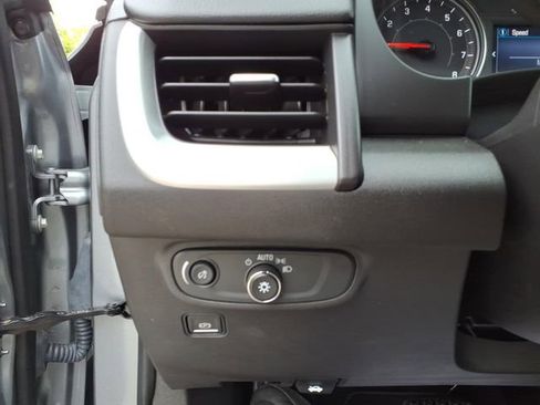 Used 2023 GMC Terrain SLE w/ Driver Convenience Package FWD image 13