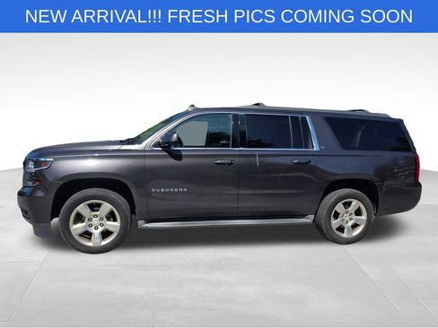 Used 2015 Chevrolet Suburban LT RWD image 3