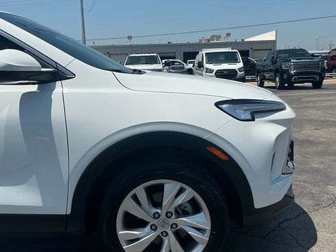 Used 2025 Buick Encore GX Preferred w/ Comfort Package FWD image 13