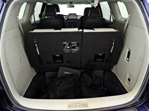 Used 2018 Kia Sedona EX image 12