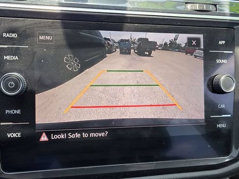 Used 2020 Volkswagen Tiguan SE w/ Panoramic Sunroof Package FWD image 22