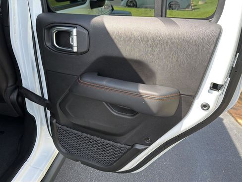 Used 2022 Jeep Gladiator Mojave w/ Cold Weather Group AWD/4WD image 15