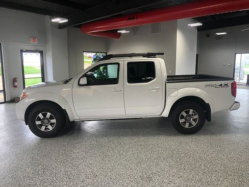 Used 2010 Nissan Frontier PRO-4X w/ Pro-4x Value Truck Pkg AWD/4WD image 2