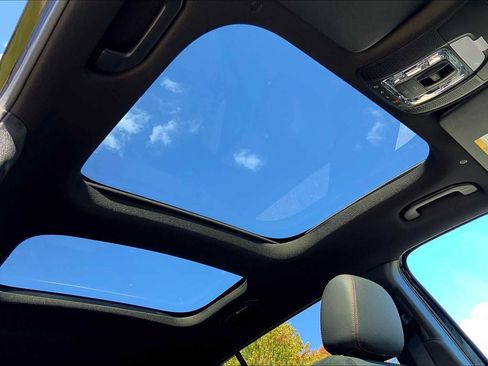 New 2026 Mercedes-Benz GLB 250 4MATIC image 11