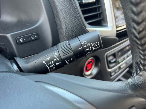 Used 2018 Honda Pilot EX-L image 11