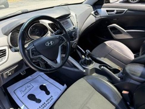 Used 2013 Hyundai Veloster w/ Style Pkg FWD image 12