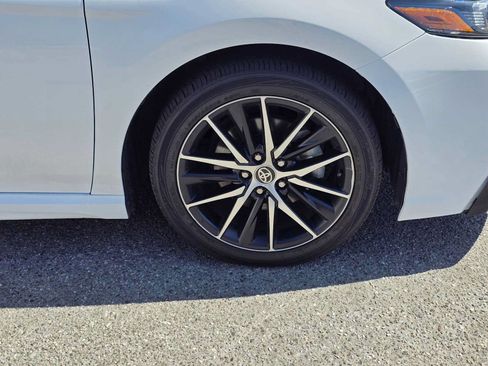 Used 2023 Toyota Camry SE FWD image 9