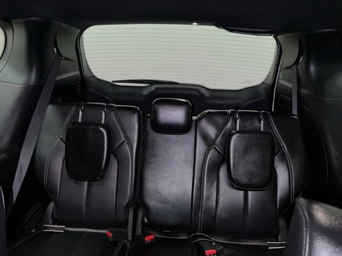 Used 2024 Chrysler Pacifica Limited FWD image 39