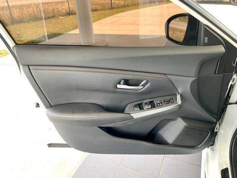 Used 2022 Nissan Sentra SR FWD image 11