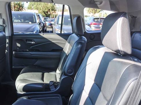 Used 2017 Honda Pilot Elite image 63