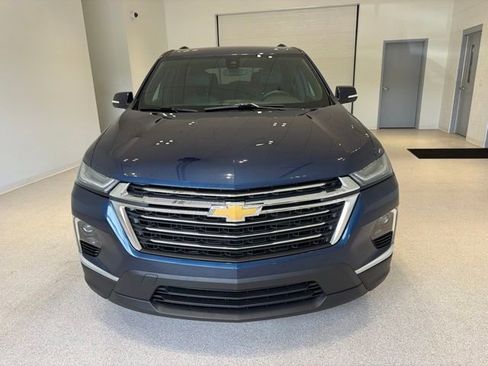 Used 2023 Chevrolet Traverse LT AWD/4WD image 2