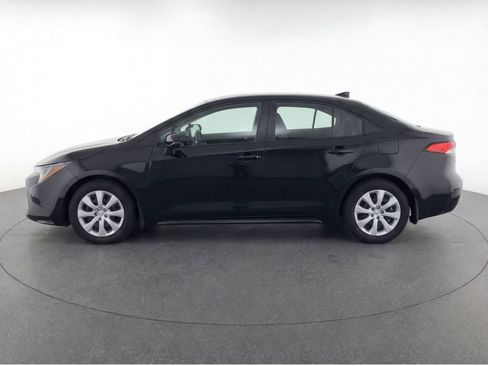 Used 2023 Toyota Corolla LE image 6