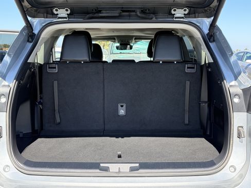 Certified 2024 Toyota Highlander XLE FWD image 21
