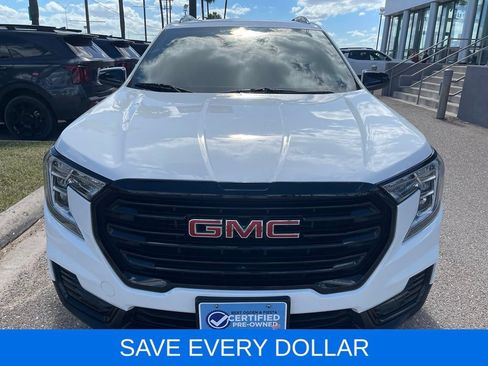 Used 2024 GMC Terrain SLE w/ Driver Convenience Package FWD image 2