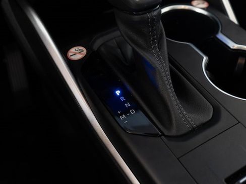 Used 2023 Toyota Highlander L image 29