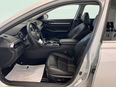 Used 2025 Nissan Altima 2.5 SR FWD image 15