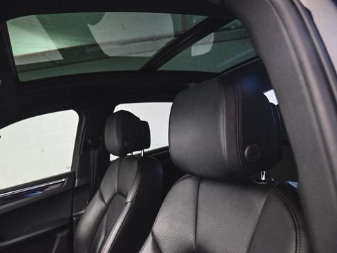 Used 2023 Porsche Macan image 29