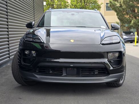 New 2026 Porsche Macan Electric RWD image 10