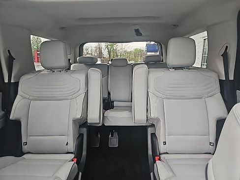 New 2026 Ford Expedition Platinum AWD/4WD image 11
