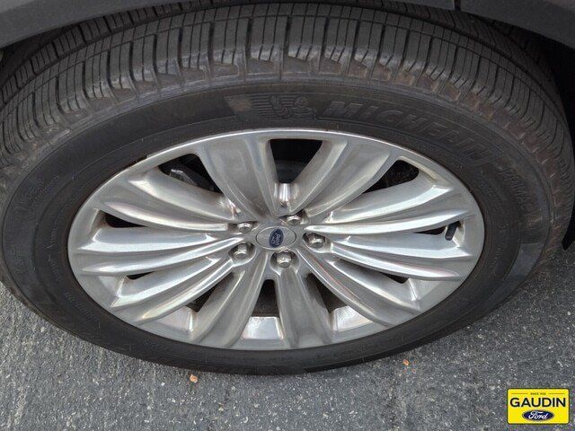 Certified 2023 Ford Explorer Limited w/ Equipment Group 301A AWD/4WD image 4