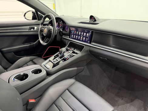 Certified 2023 Porsche Panamera 4 Platinum Edition AWD/4WD image 25