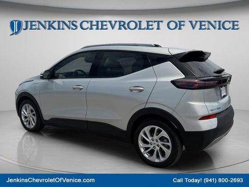 Used 2023 Chevrolet Bolt EUV LT w/ Driver Confidence Package FWD image 7