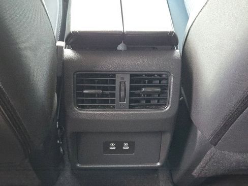 Certified 2025 Nissan Rogue SV FWD image 23