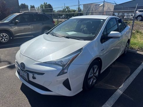 Used 2018 Toyota Prius Two w/ Prius Two Safety Plus Package FWD image 1