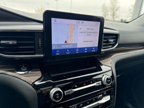 Used 2021 Ford Explorer Limited w/ Equipment Group 301A image 2